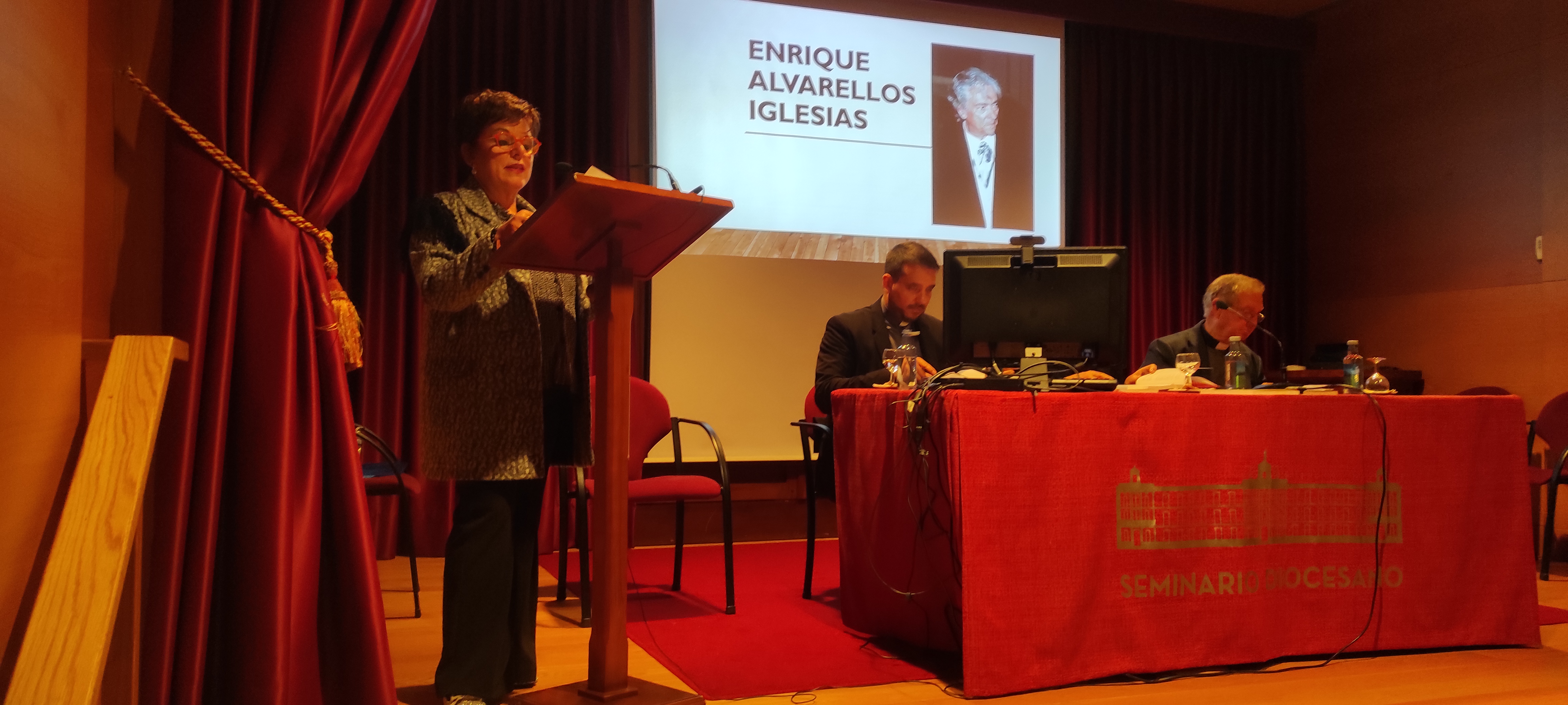 lucensia, biblioteca del seminario, Enrique Alvarellos, Emilio Novoa González, Santuario de Tarnas, Fuentes Alende, Nosa Señora dos Ollos Grandes, cabildo de Lugo, sombreiro de palla, a voz do país, Sáenz de Buruaga, Cospeito, invasión napoleónica